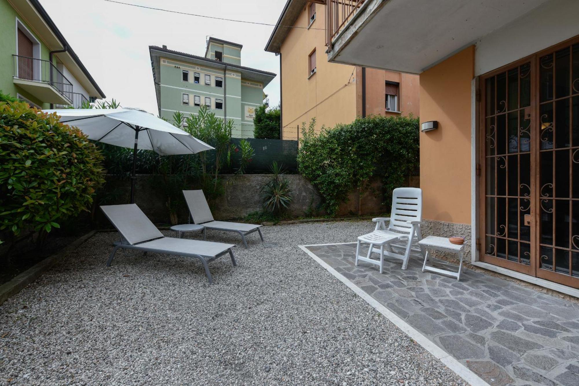 Garden Apartment Бардолино Экстерьер фото